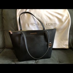 Black Michael Kors shoulder bag